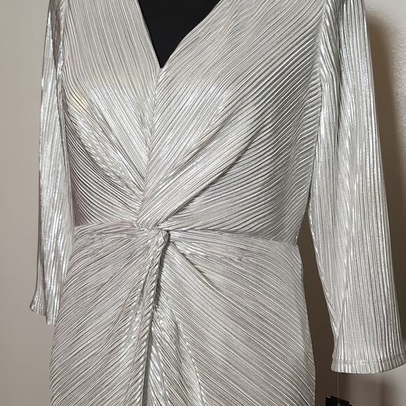 JM STUDIO Silver Metallic Twist Front Dress with Front Slit, Size 10P - Picture 8 of 13
